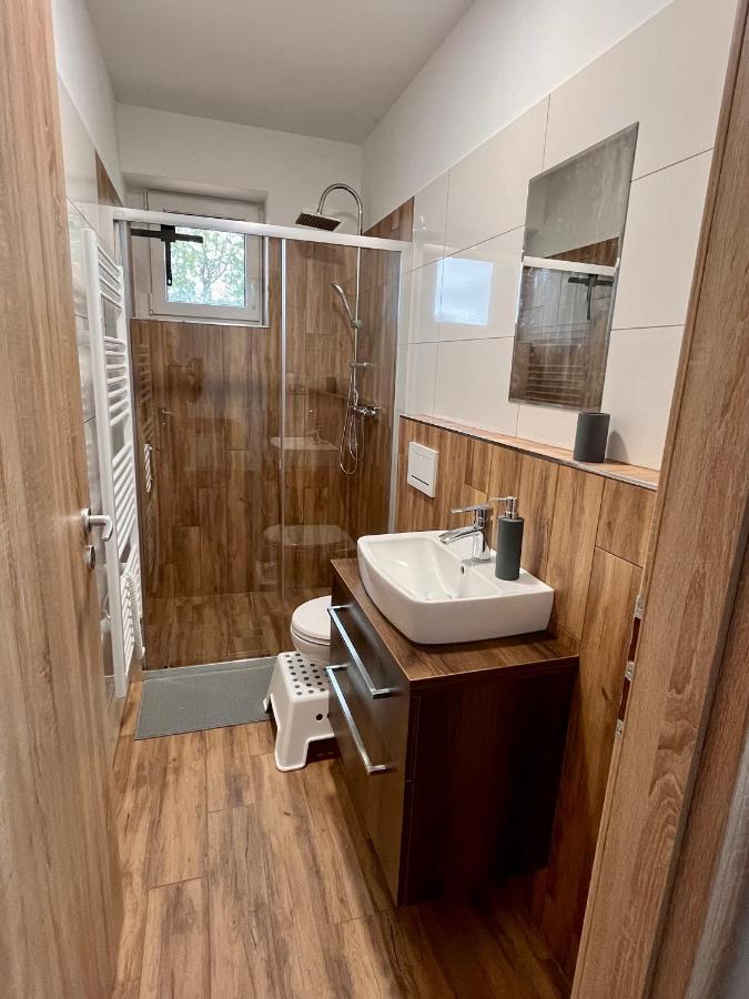 Apartment U Srubu *